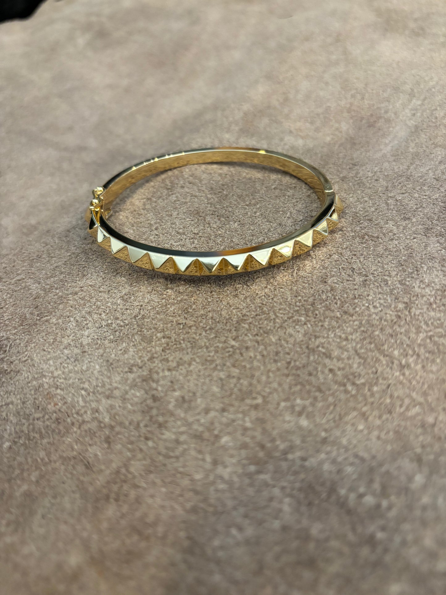 Spiked plain bangle