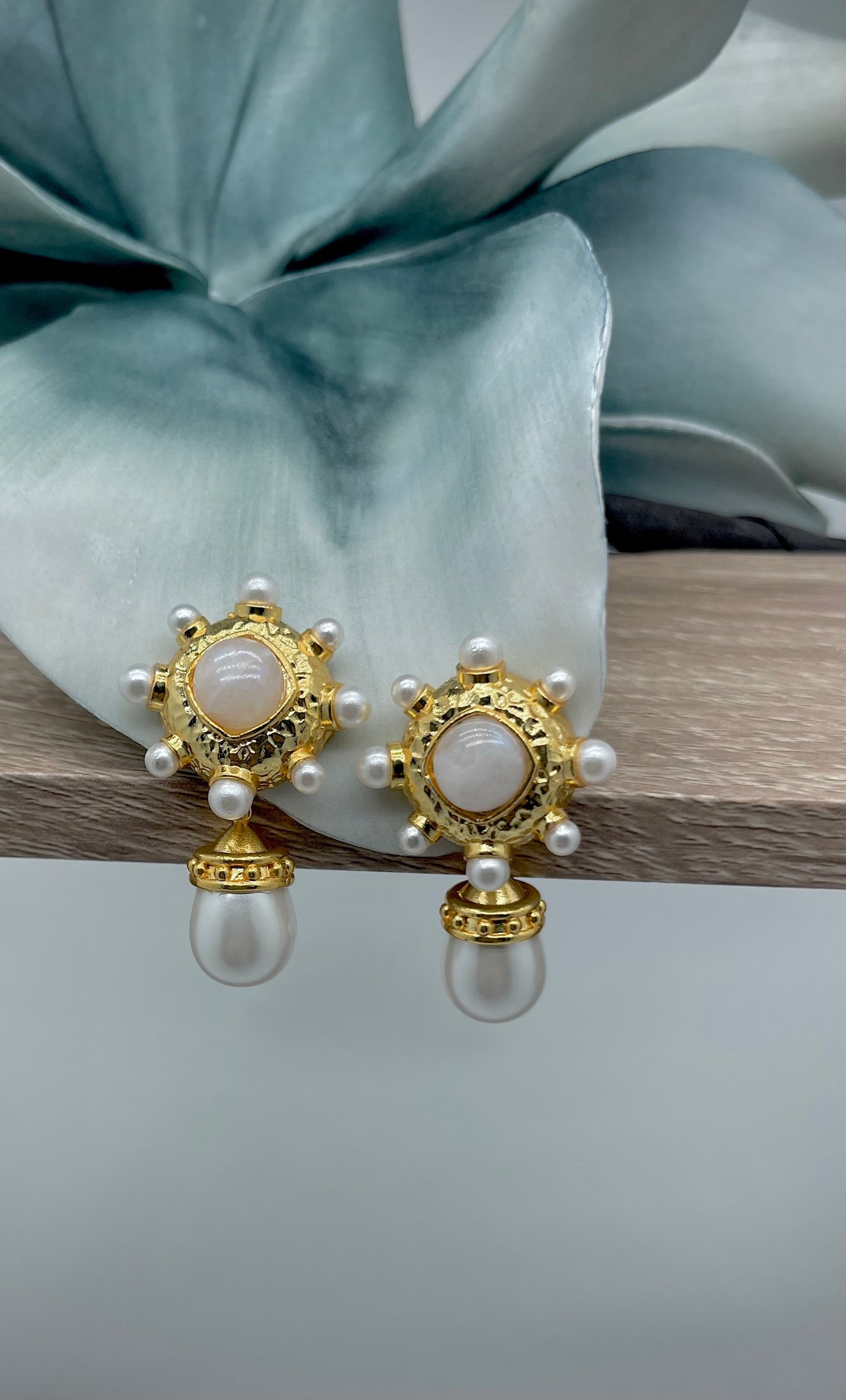 Hammered gold and pearl earrings