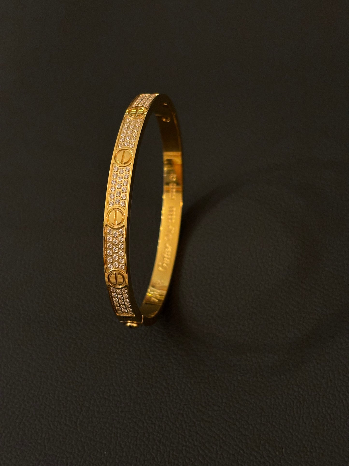 Pavè love bangle