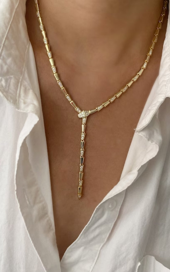 Serpentine gold necklace