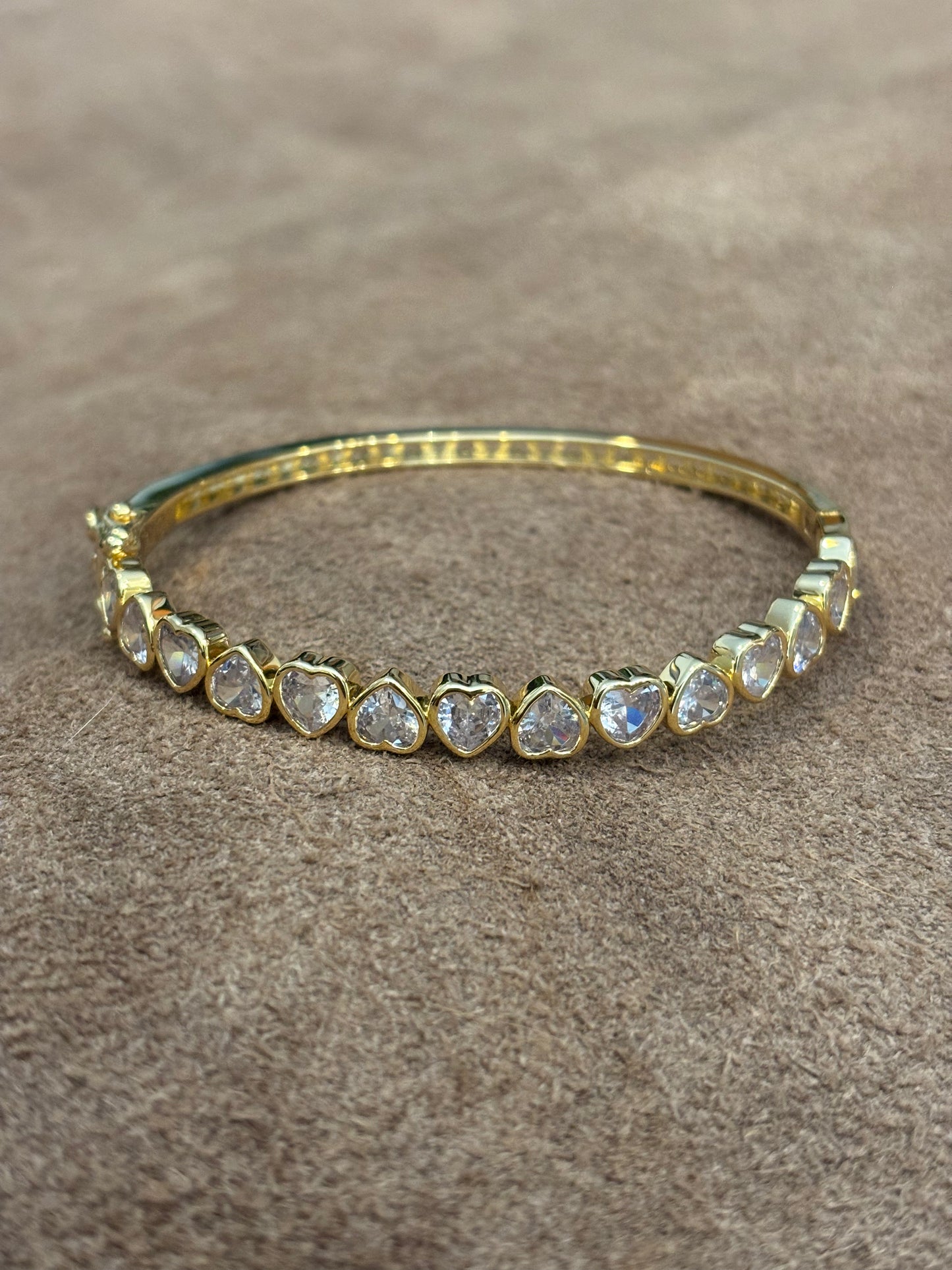 Cluster heart stone bangle