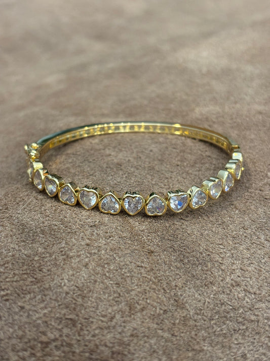 Cluster heart stone bangle