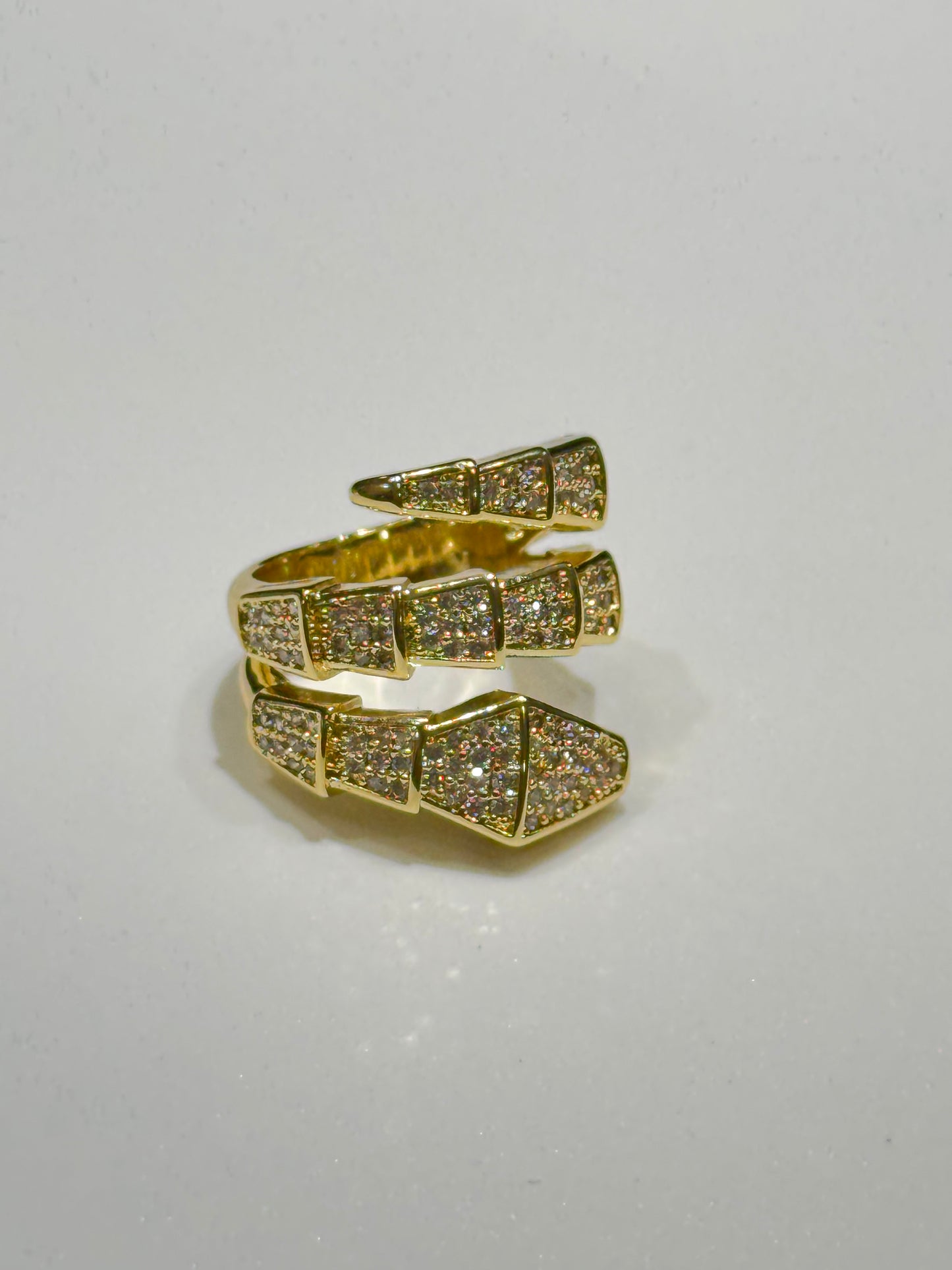 Serpentine wrap ring