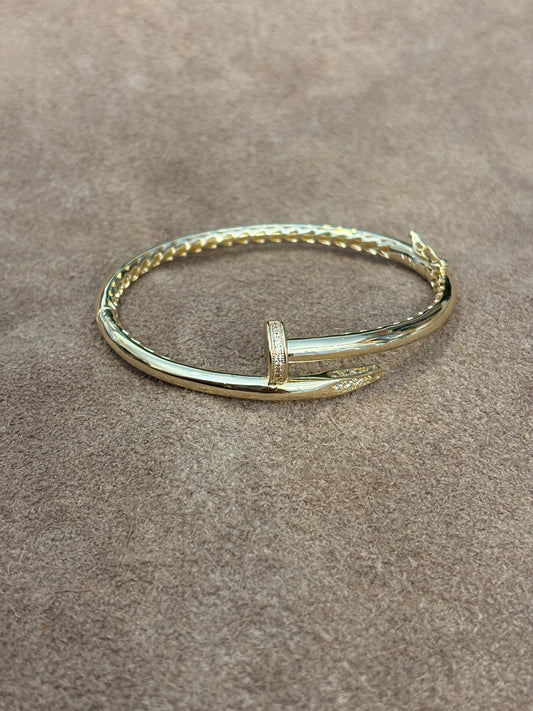 Plain nail bangle with double clasp