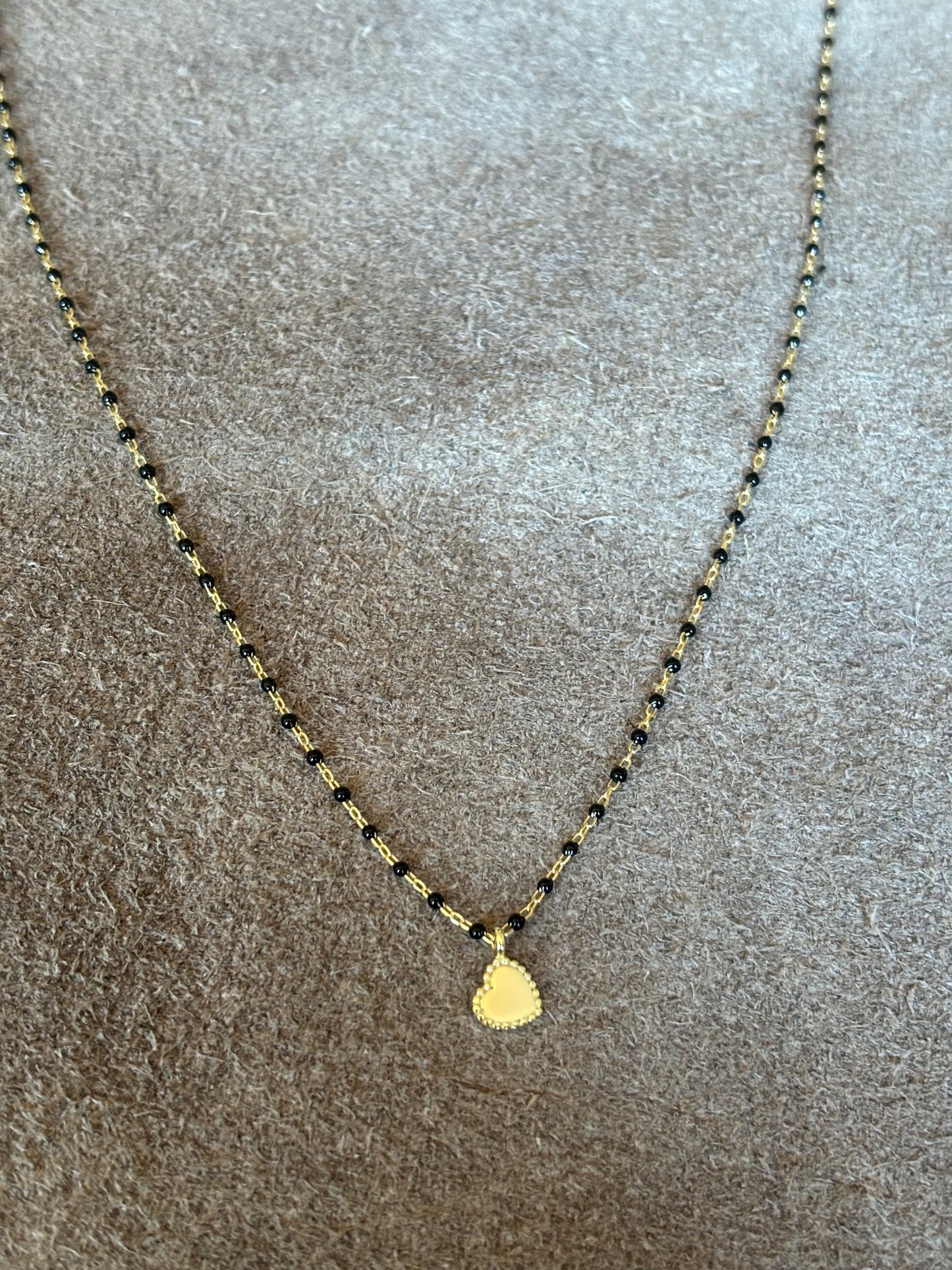 Heart black/gold be beaded chain necklace