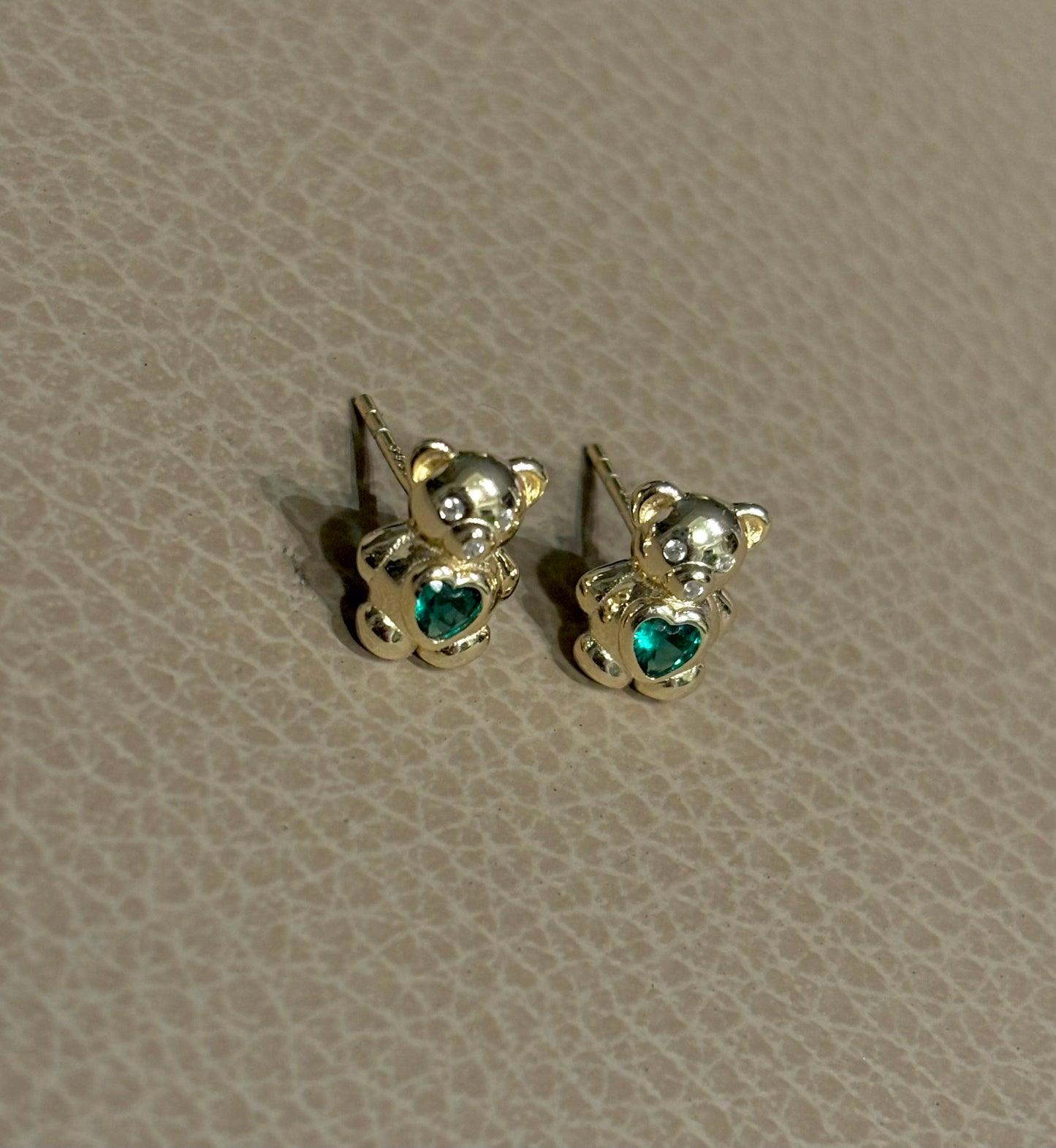 Green/gold teddy studs