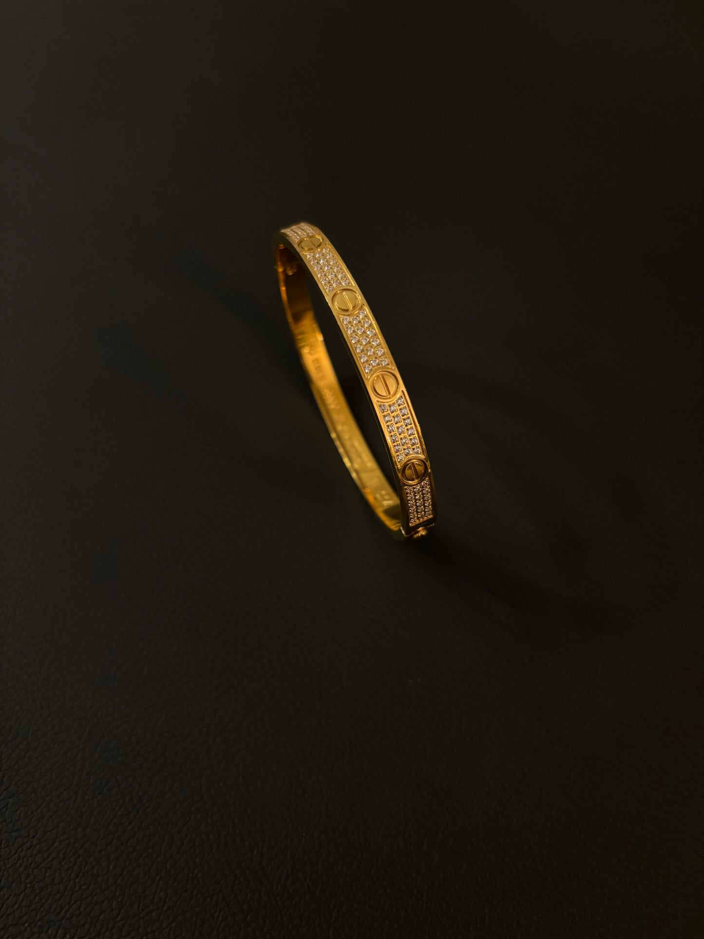 Pavè love bangle