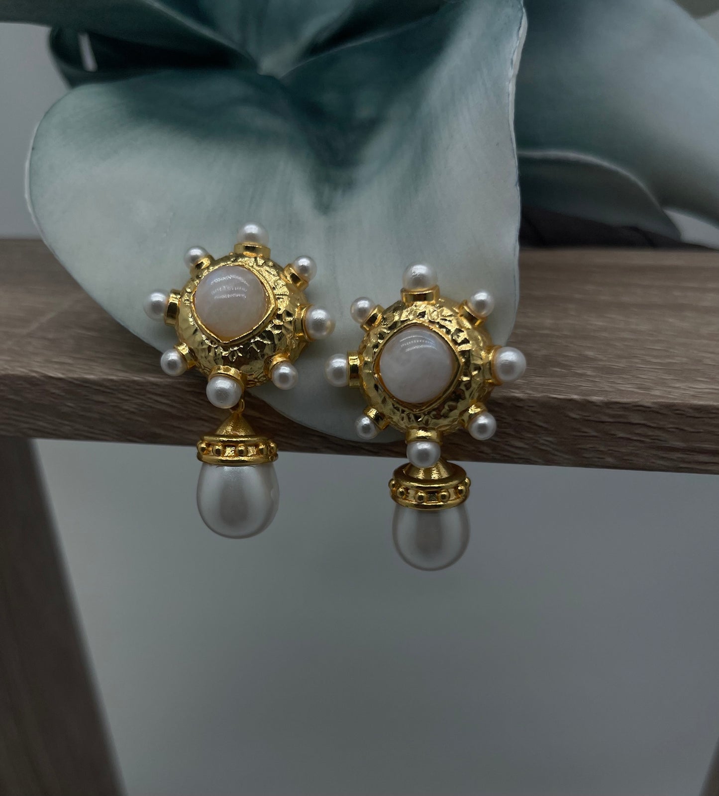Hammered gold and pearl earrings