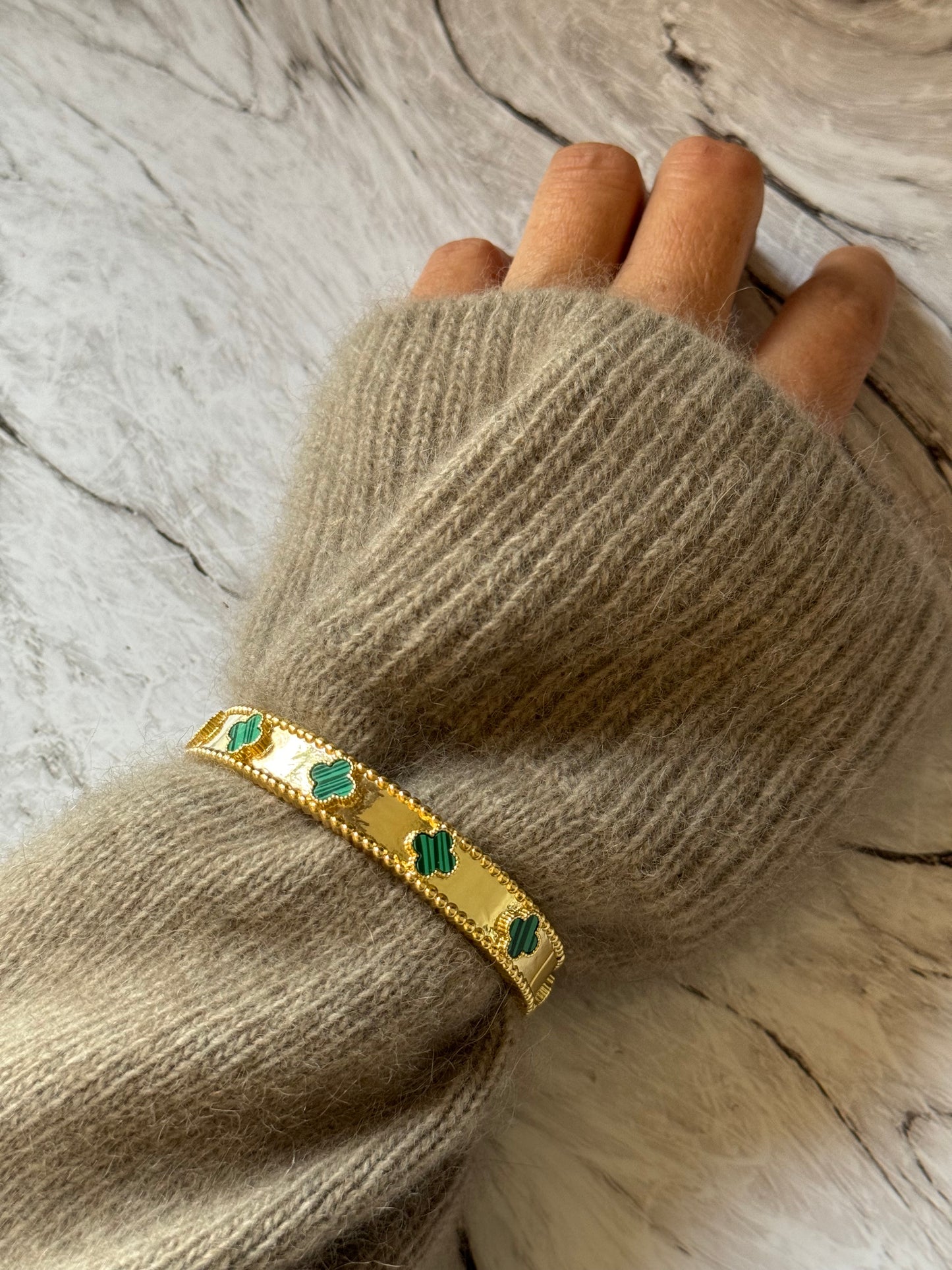 Malachite clover bangle