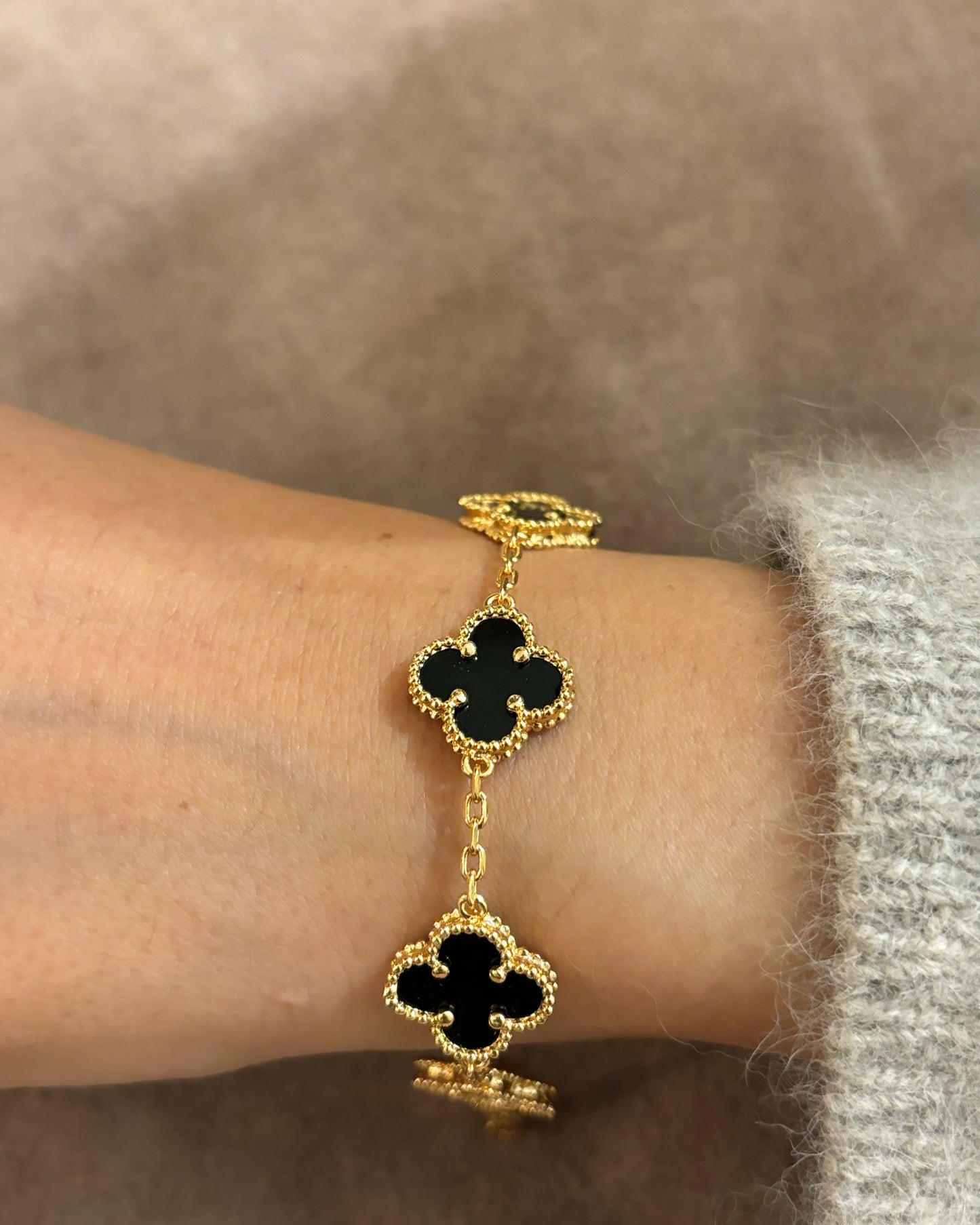 WHITE SILVER H BRACELET