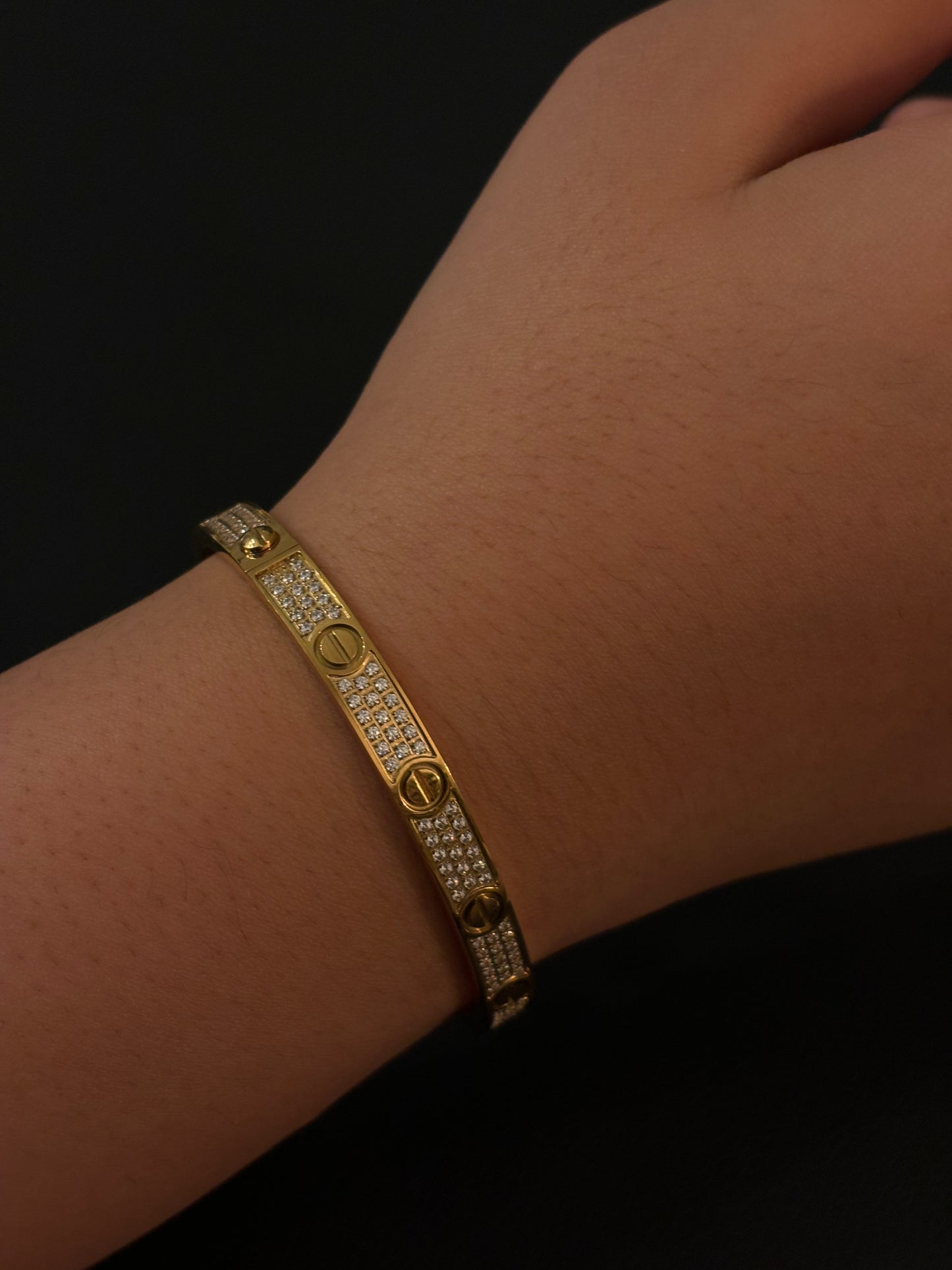 Pavè love bangle