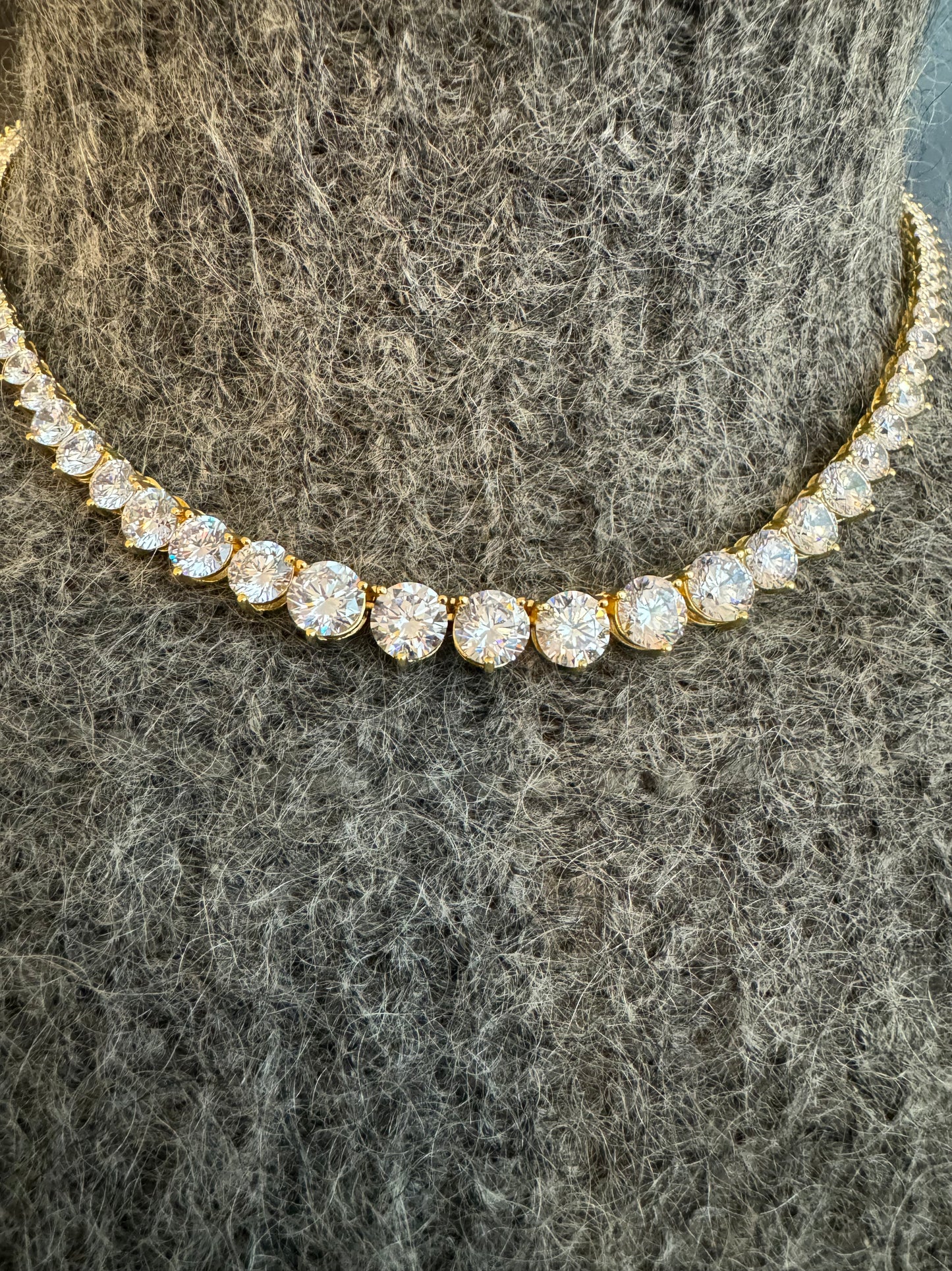 Graduated tennis necklace gold