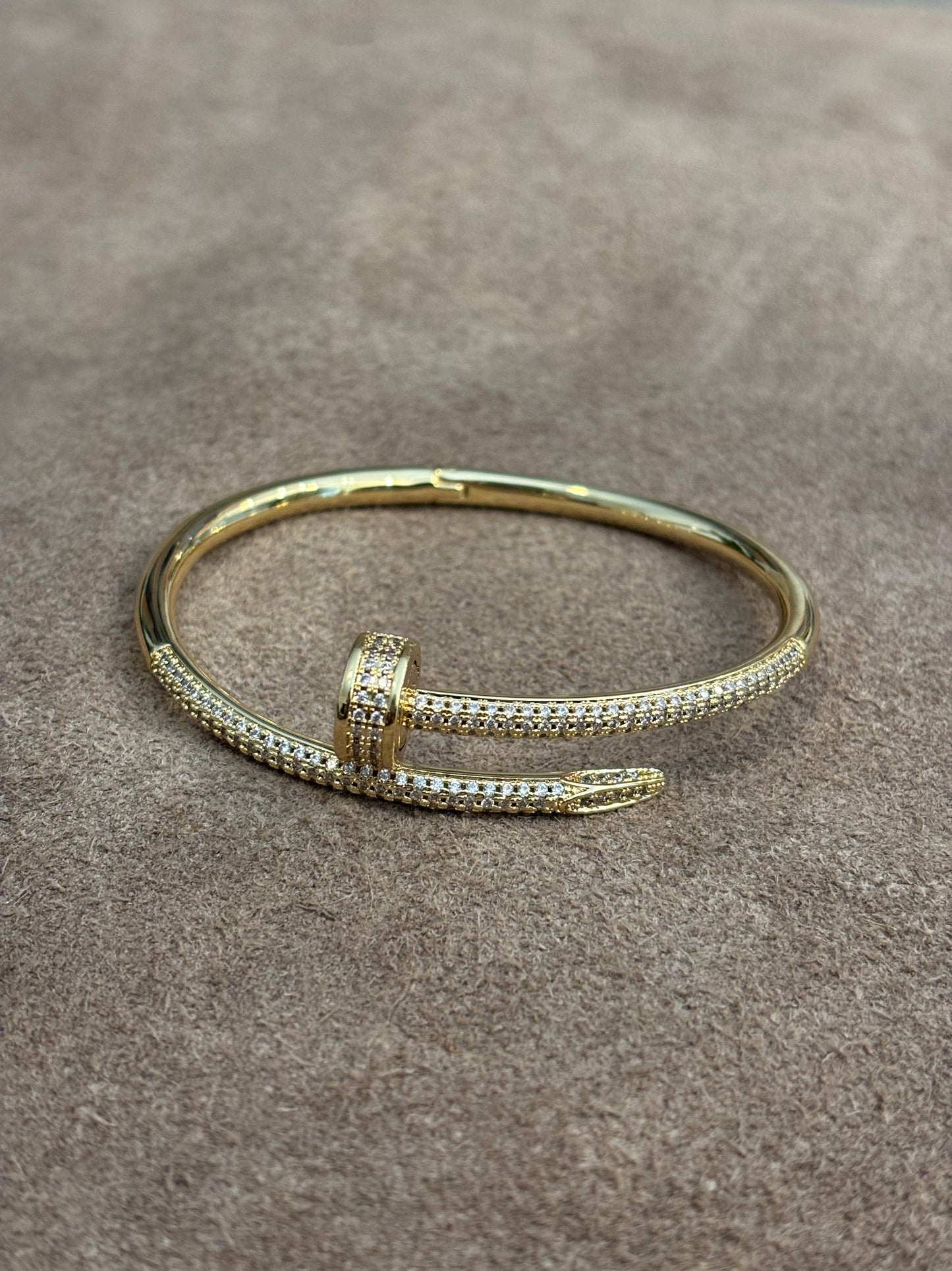 Nail bangle white sapphire (unisex)