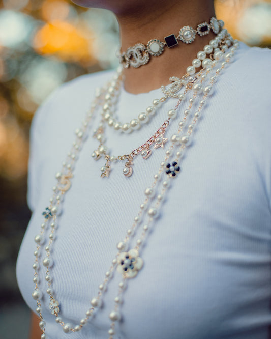 LONG CAMELLIA PEARL NECKLACE