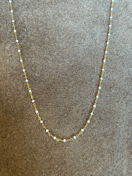 White / gold seeded chain