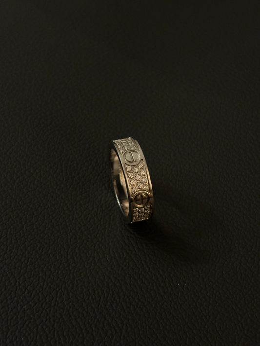 Pavè love ring
