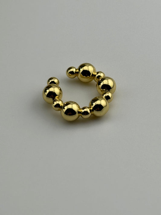 Ball ear cuff gold