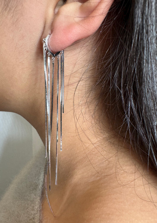 Silver snake chain ear